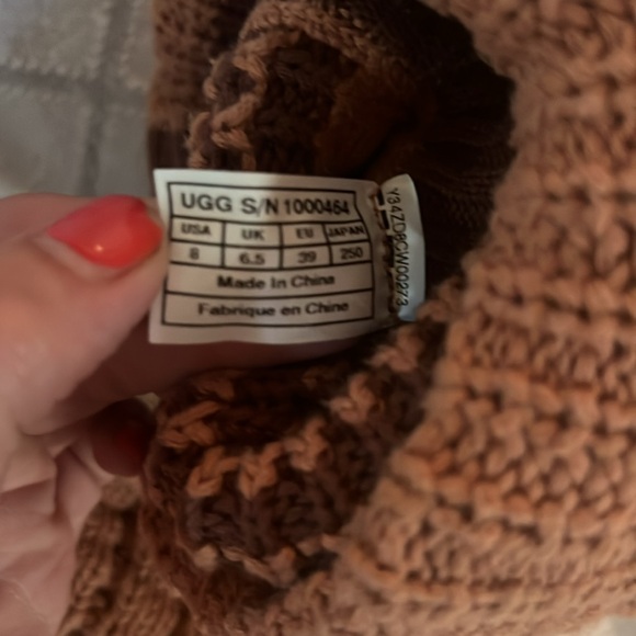 Button up knit uggs - Picture 6 of 7